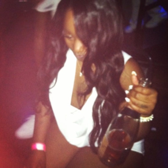 Meet your Posher, Courtney - Picture 1 of 1